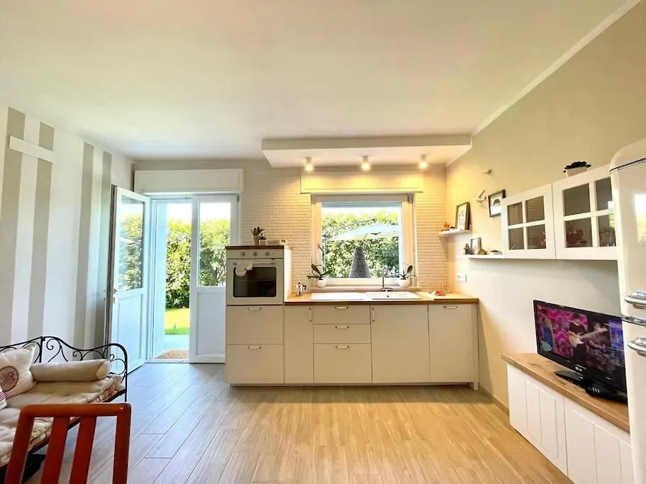 Ca Del Gno Apartment Luni Italy
